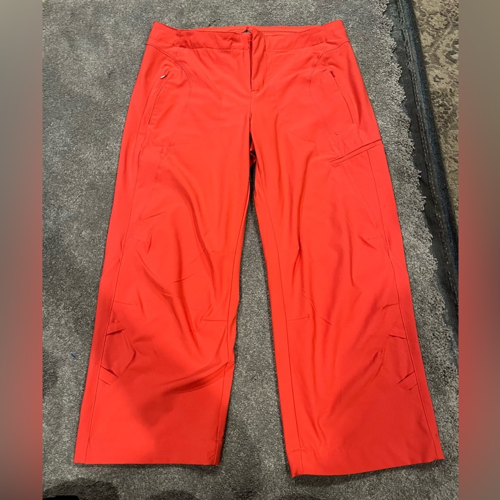 Nike woman’s zipper pockets salmon‎ colored pants